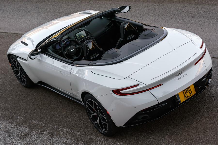  Aston Martin DB11 V8 Volante 2018 года  (NA) (фото 37 из 40)